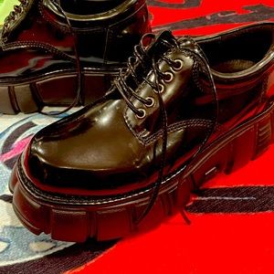 Chunky black tie shoes